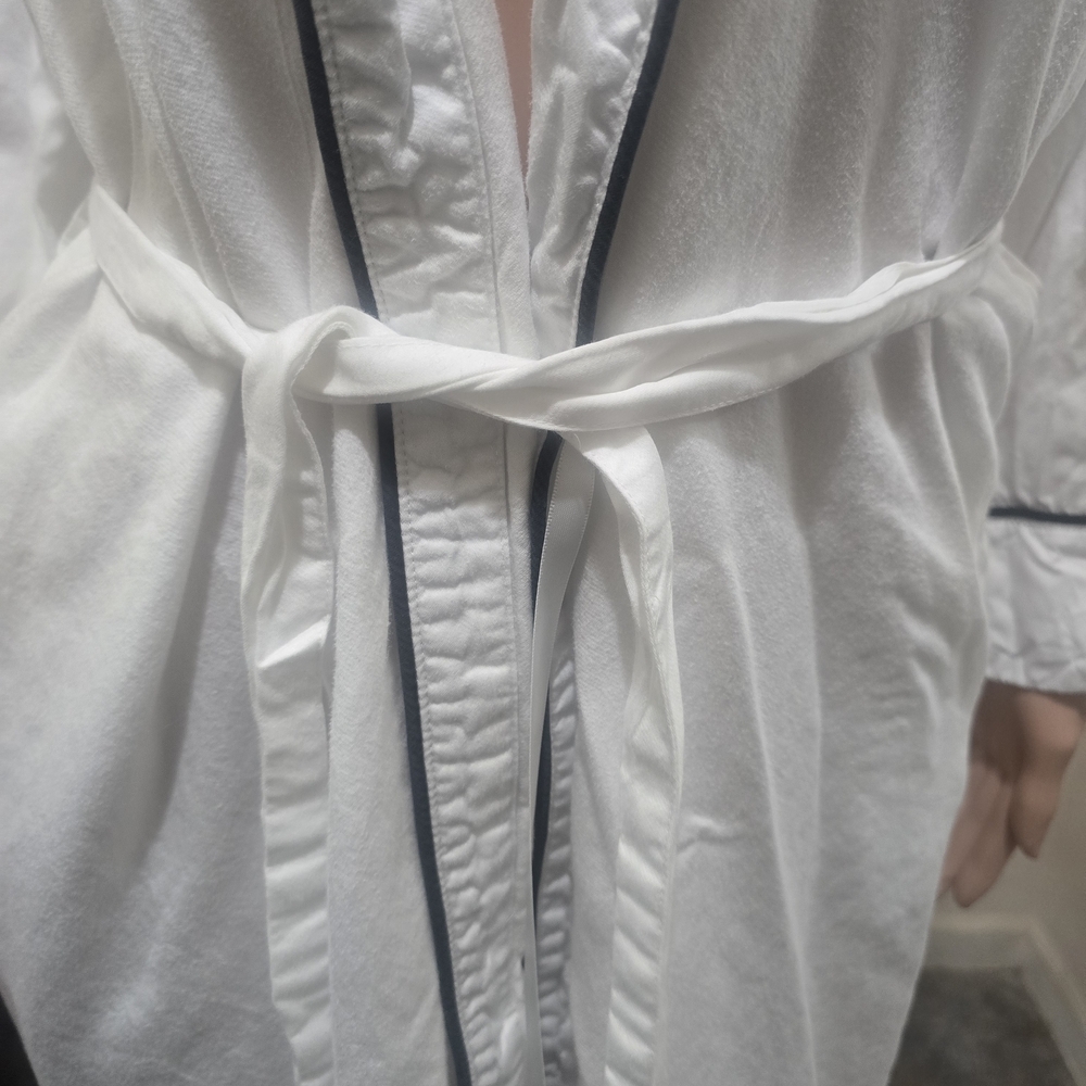 Pottery Barn White Robe with Black Accents - Picture 2 of 6